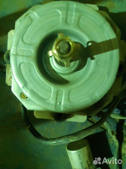 Двигатель вместе с пропелером для кассетного сплит