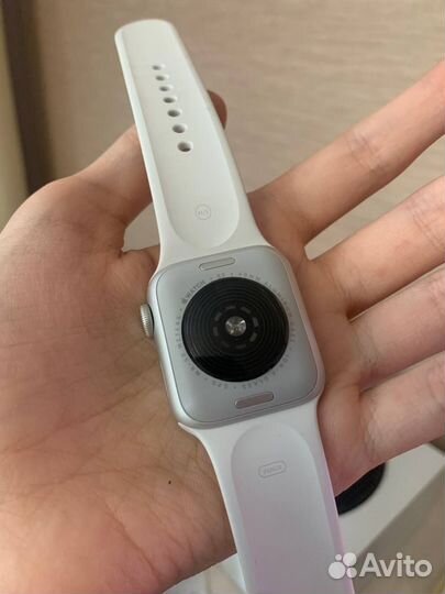 Часы apple watch se 2022