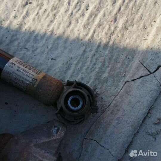 Задние стойки audi a4 b8