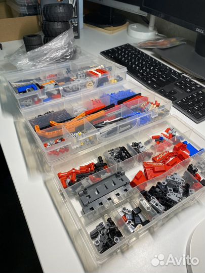 Лот на доставку набор лего-техниик деталей и колес