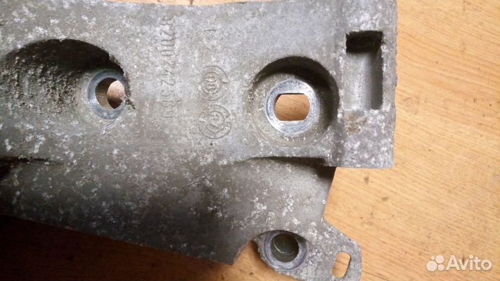 Кронштейн генератора для рено меган 2 1.6 МКПП