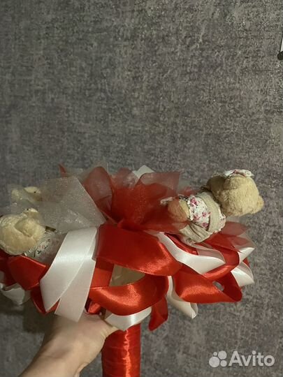 Красивый букет с мишками