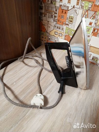 Утюг советской эпохи. Для музея, для коллекции