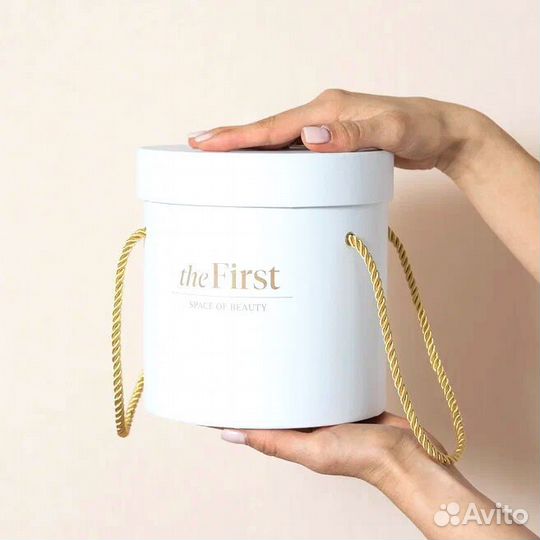 Шляпная коробка на заказ с лого