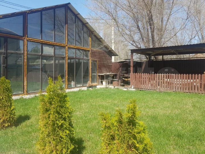 Коттедж 370 м² на участке 8 сот.