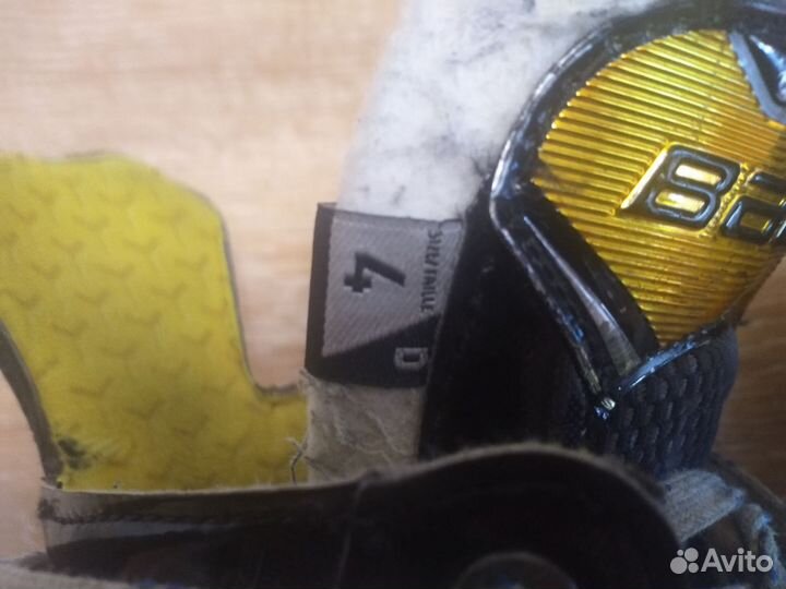 Хоккейные коньки bauer S37 размер 4D