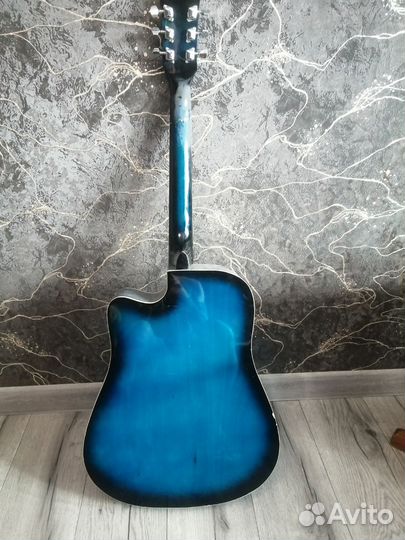 Акустическая гитара