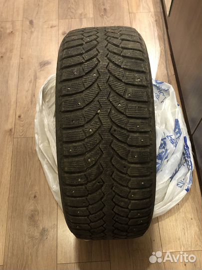 Bridgestone Blizzak Spike-01 215/50 R17 91T