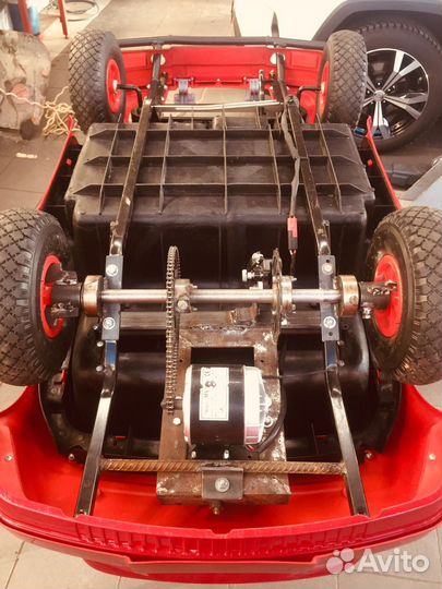 Детский электромобиль