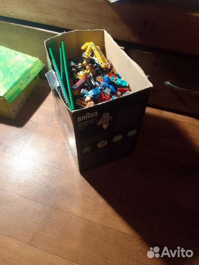 Коробка с лего 1 кг есть фигурки