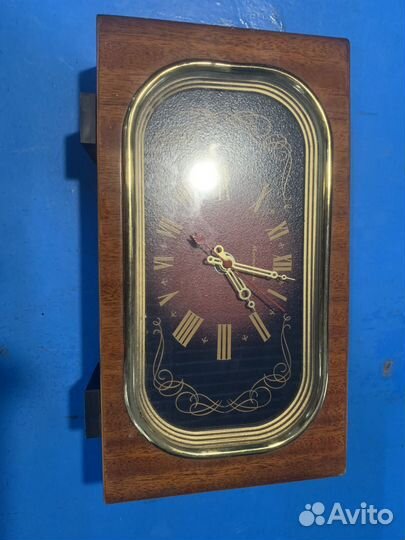 Часы настольные янтарь