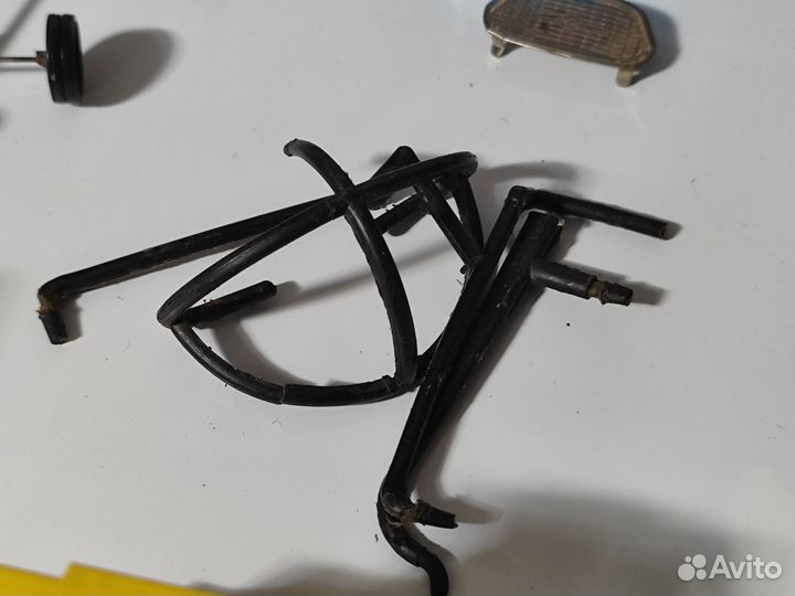 Запчасти к игрушкам моделям машинкам ГДР СССР