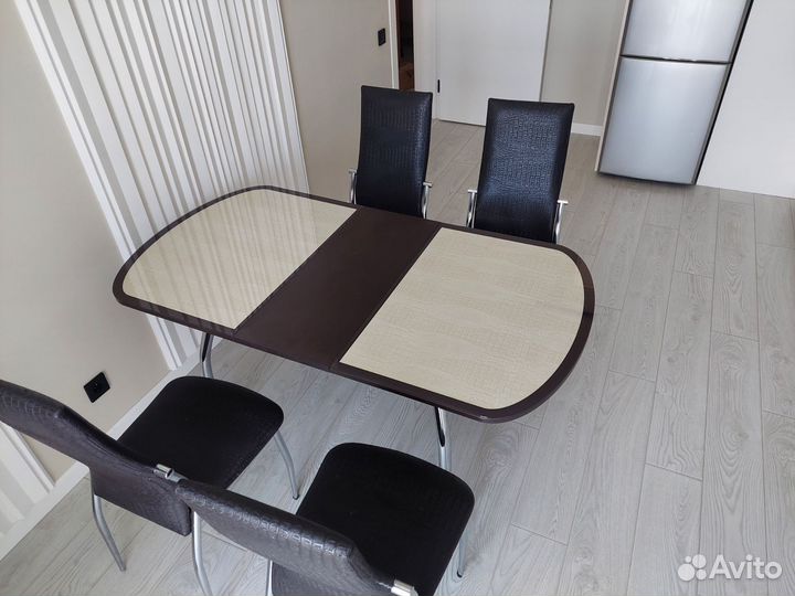 Кухонный стол и стулья бу