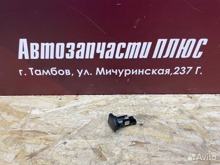 Розетка Renault Logan