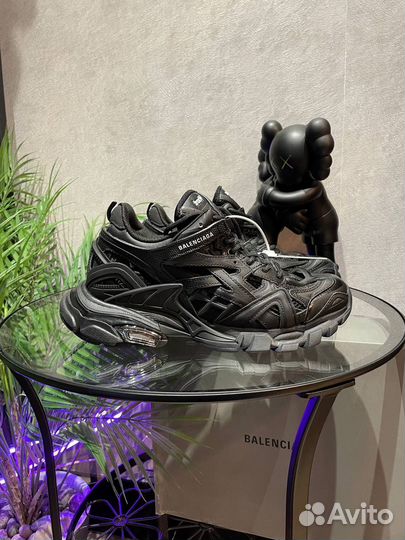 Balenciaga track 2