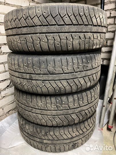 Continental ContiWinterViking 2 215/60 R16 99T