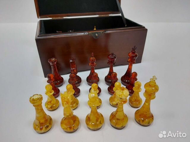 Шахматные фигуры янтарные арт. 000029