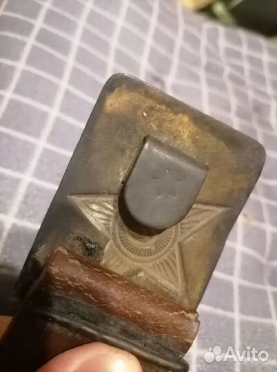 Мужской кожаный ремень с пряжкой