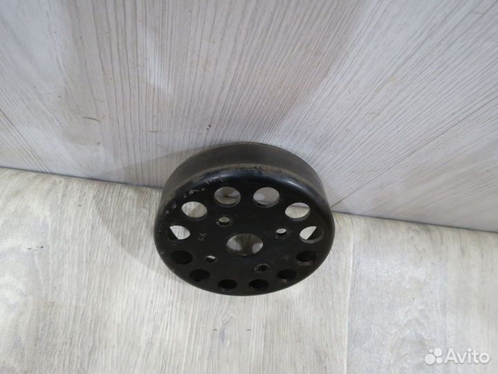 Шкив водяного насоса помпы Kia Rio 3