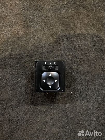 Кнопка регулировки зеркал Mitsubishi lancer 10