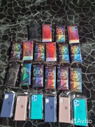 Чехлы и защитные стекла