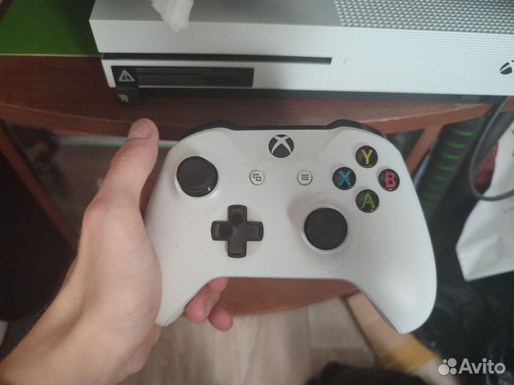 Xbox One s