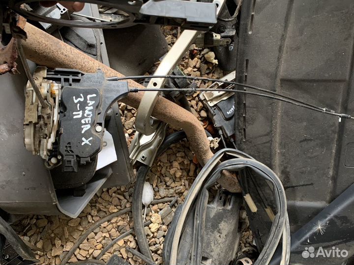 Замок двери задней правой Lancer x 10 mitsubishi