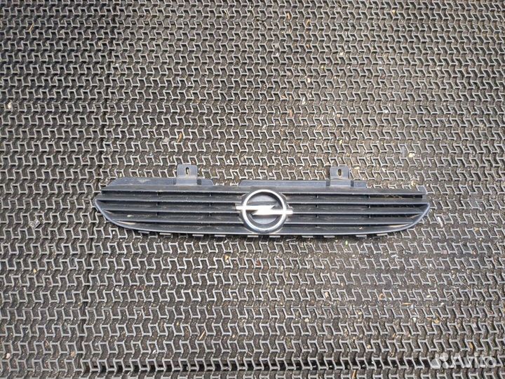 Решетка радиатора Opel Corsa B, 1998