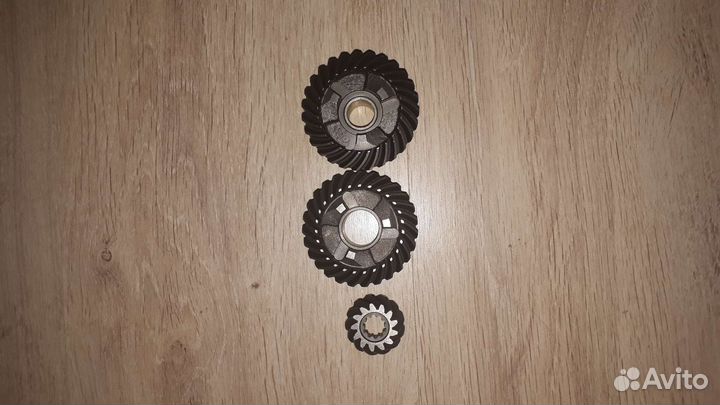 Шестерни редуктора на лодочный мотор Ямаха 9.9-15