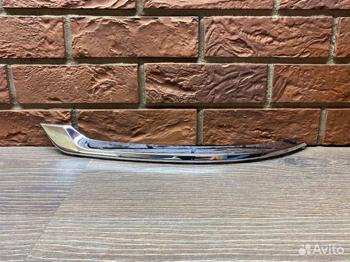 Молдинг заднего бампера правый Volvo XC90 2015+