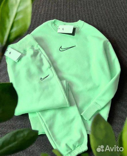 Спортивный костюм женский