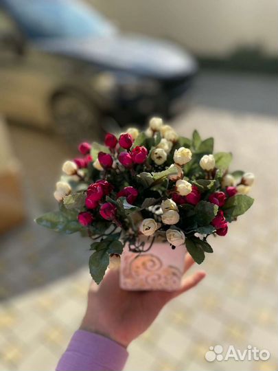 Цветы искусственные с вазой