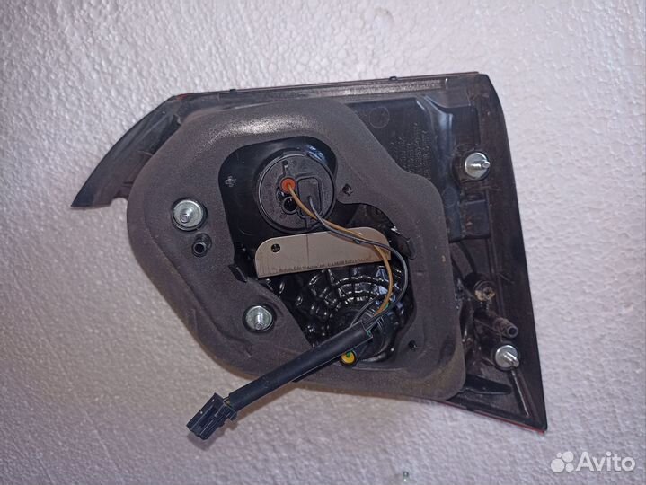 Фонарь правый Шевроле Круз универсал