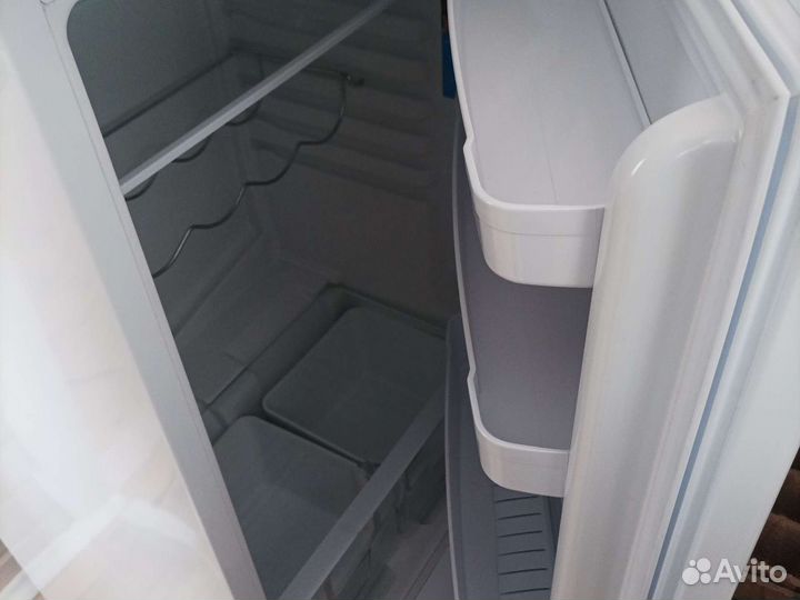 Холодильник indesit