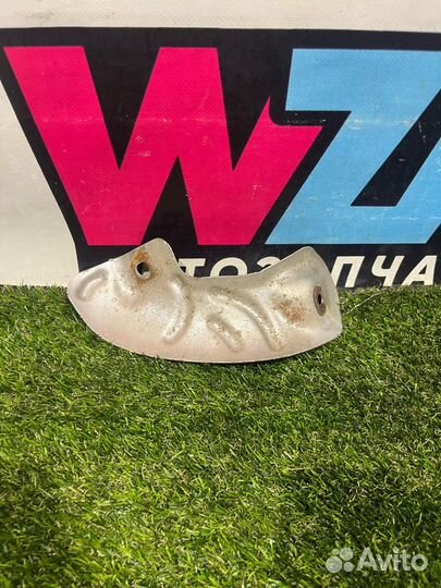 Тепловой экран глушителя передний Lexus NX рест