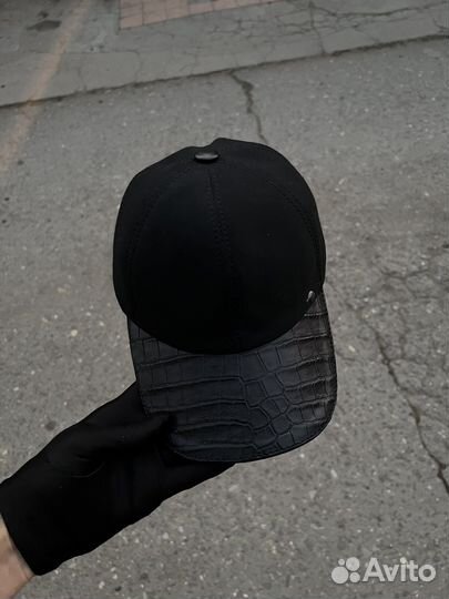 Кепка из крокодила