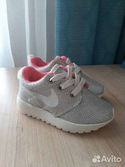 Кроссовки для девочки