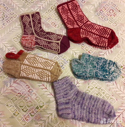 Носки и варежки шерстяные ручной вязки