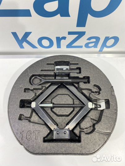 Домкрат с ключами Kia Xceed CD