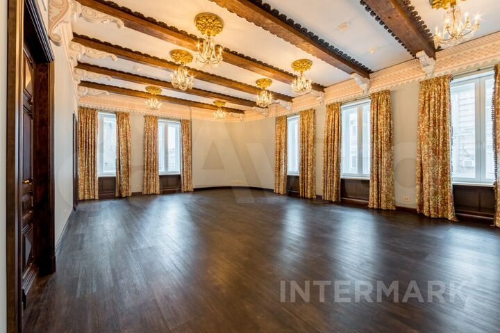 5-к. квартира, 210 м², 3/6 эт.