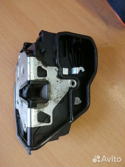 Замок правой задней двери BMW x6 e71