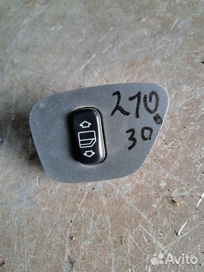 Кнопка задних стеклоподъёмников на Mercedes W210
