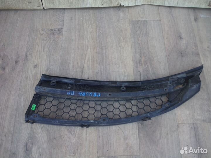 Жабо накладка ветрового стекла правая LADA Priora