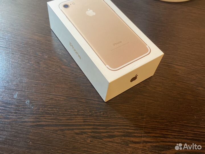 Коробка от iPhone 7