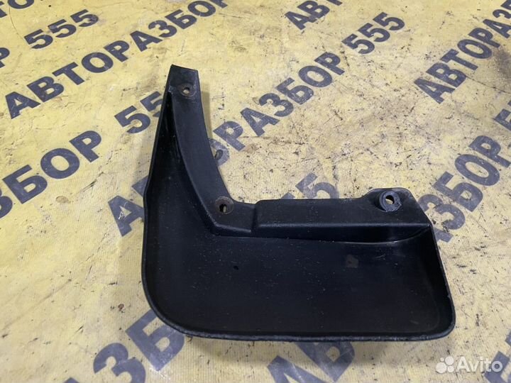 Брызговик задний правый Renault Logan 2