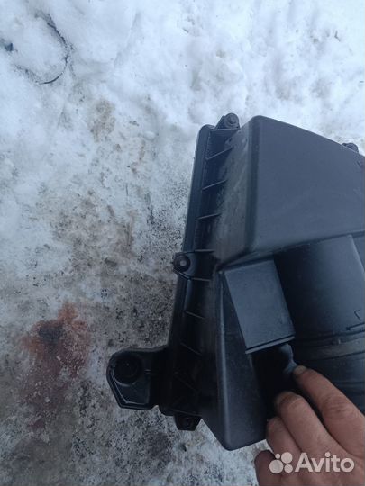 Корпус Воздушного фильтра Ford Focus 2