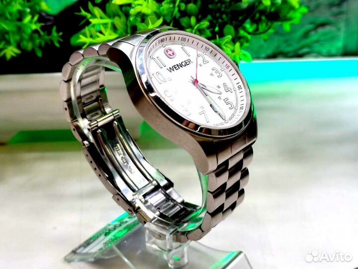 П.7382 Часы Wenger 054.110