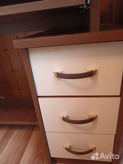 Компьютерный стол