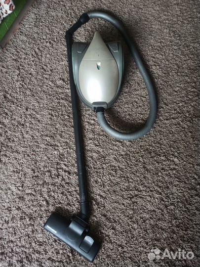 Пылесос мешковый Samsung VC-6713H 1300W