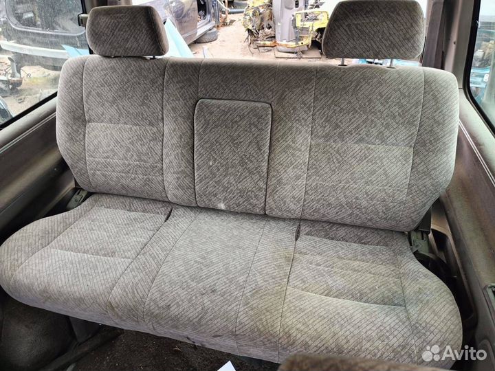Комплект сидений Toyota Hiace H100